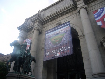 Statue of Theodore Roosevelt in front of the American Museum of Natural History